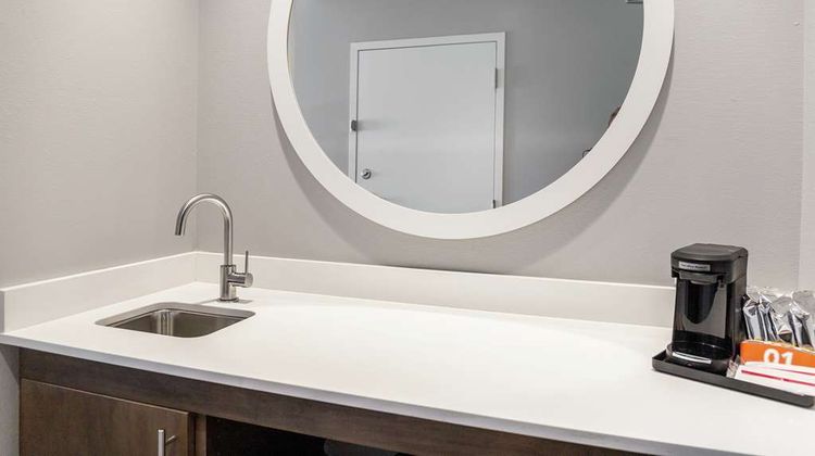 Hampton Inn and Suites Bridgeview Other