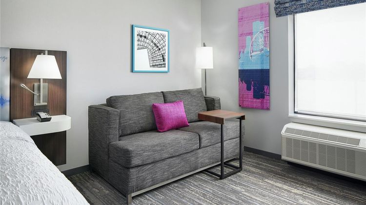 Hampton Inn and Suites Bridgeview Room