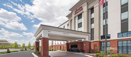 Hampton Inn and Suites Bridgeview Exterior