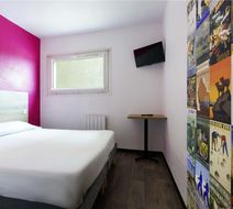 HotelF1  Reims Tinqueux Room