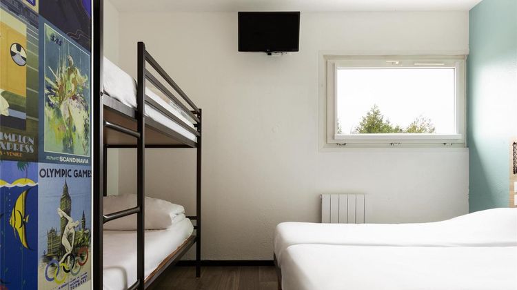 HotelF1  Reims Tinqueux Room