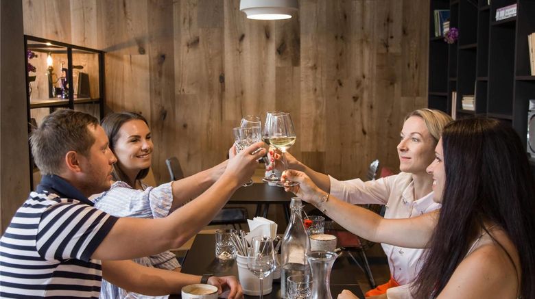 <b>Ibis Tallinn Center Restaurant</b>. Images powered by <a href="https://iceportal.shijigroup.com/" title="IcePortal" target="_blank">IcePortal</a>.
