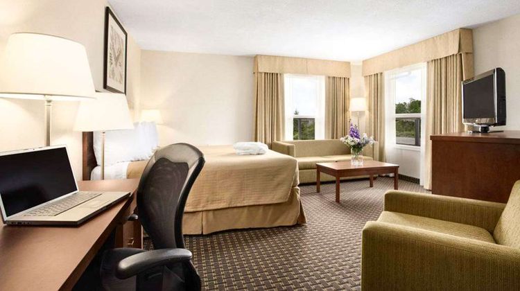 Quality Inn North Bay Room