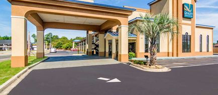 Quality Inn and Suites Lake City Exterior