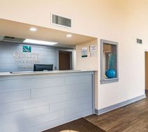 Quality Inn and Suites Lake City Lobby