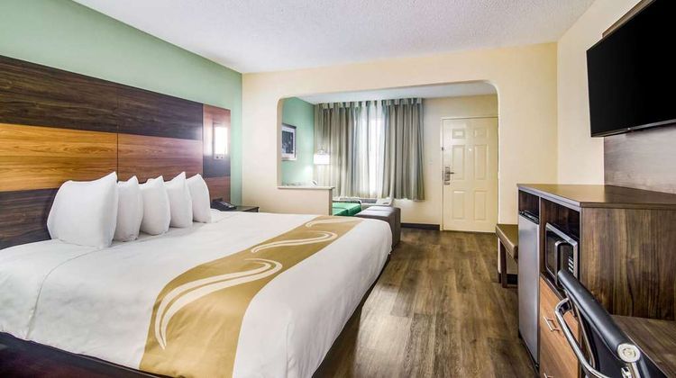 Quality Inn and Suites Lake City Suite