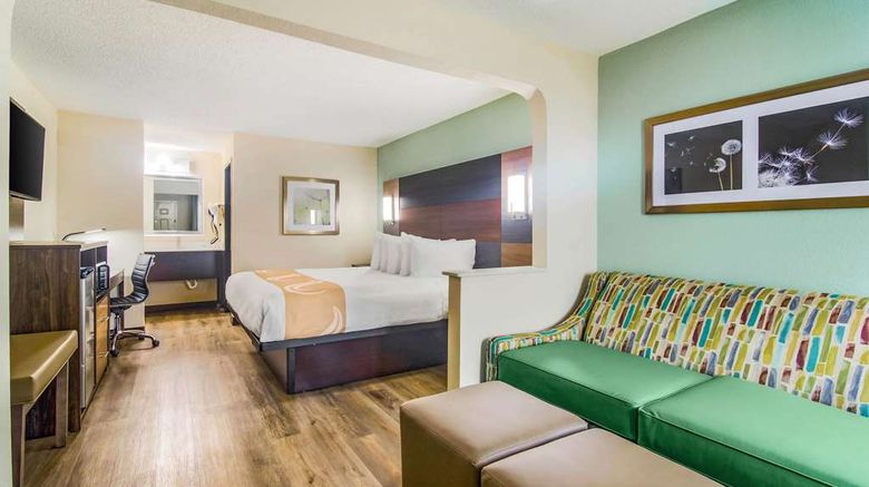 <b>Quality Inn and Suites Lake City Suite</b>. Images powered by <a href="https://iceportal.shijigroup.com/" title="IcePortal" target="_blank">IcePortal</a>.