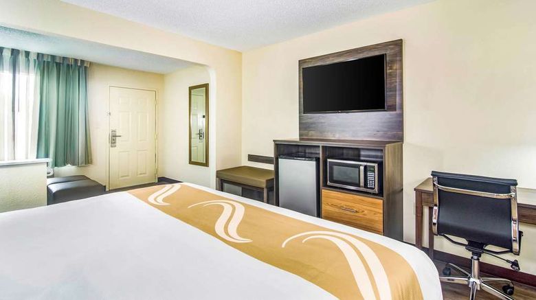 <b>Quality Inn and Suites Lake City Suite</b>. Images powered by <a href="https://iceportal.shijigroup.com/" title="IcePortal" target="_blank">IcePortal</a>.