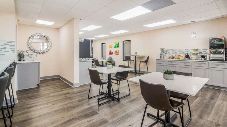 <b>Quality Inn and Suites Lake City Restaurant</b>. Images powered by <a href="https://iceportal.shijigroup.com/" title="IcePortal" target="_blank">IcePortal</a>.