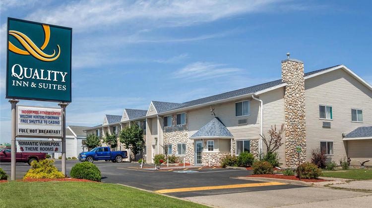 Quality Inn and Suites Exterior