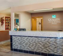 Quality Inn and Suites Lobby