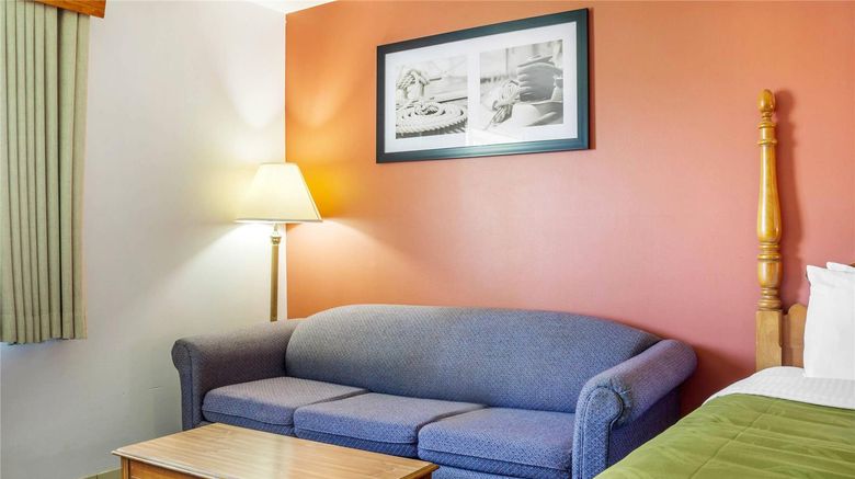 <b>Quality Inn and Suites Room</b>. Images powered by <a href="https://iceportal.shijigroup.com/" title="IcePortal" target="_blank">IcePortal</a>.