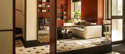 Arian Hotel Lobby