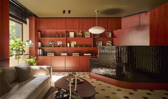 Arian Hotel Lobby