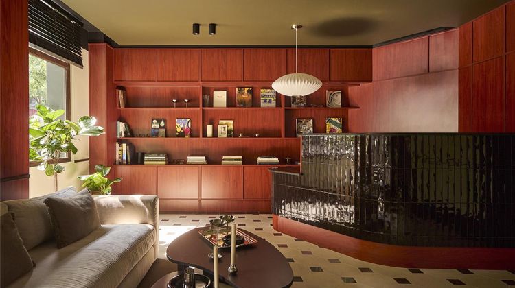 Arian Hotel Lobby