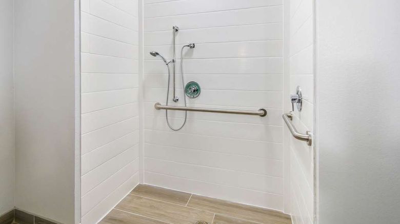 <b>Comfort Suites DeSoto Dallas South Room</b>. Images powered by <a href="https://iceportal.shijigroup.com/" title="IcePortal" target="_blank">IcePortal</a>.