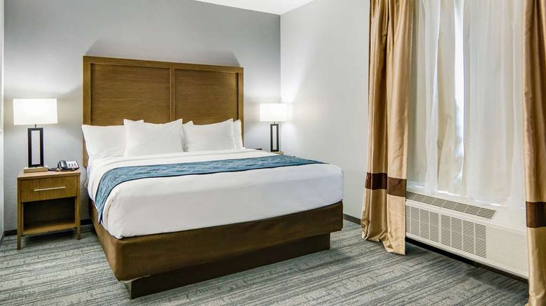 <b>Comfort Suites DeSoto Dallas South Suite</b>. Images powered by <a href="https://iceportal.shijigroup.com/" title="IcePortal" target="_blank">IcePortal</a>.