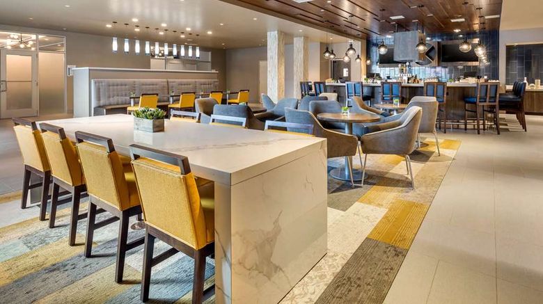 <b>Cambria Hotel Milwaukee Downtown Restaurant</b>. Images powered by <a href="https://iceportal.shijigroup.com/" title="IcePortal" target="_blank">IcePortal</a>.