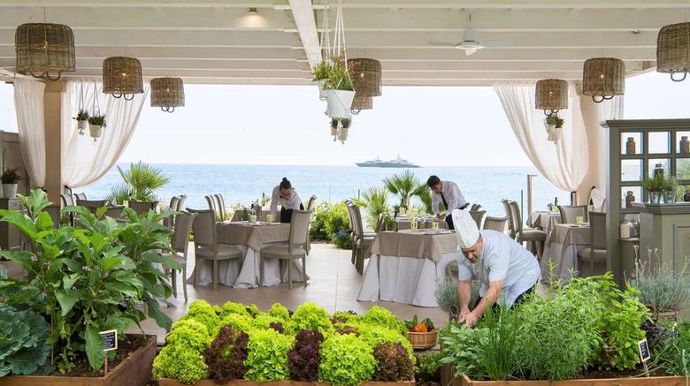 <b>Forte Village Le Dune Restaurant</b>. Images powered by <a href="https://iceportal.shijigroup.com/" title="IcePortal" target="_blank">IcePortal</a>.