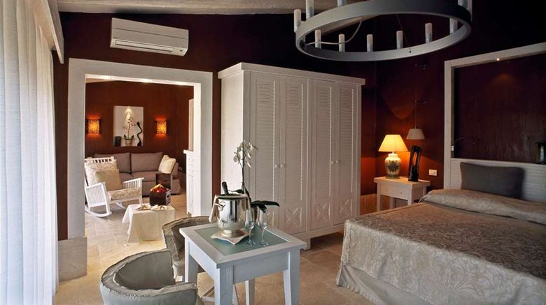 <b>Forte Village Le Dune Suite</b>. Images powered by <a href="https://iceportal.shijigroup.com/" title="IcePortal" target="_blank">IcePortal</a>.