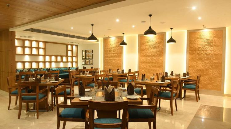 SureStay Hotel by Best Western Amritsar Restaurant