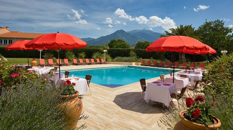<b>Best Western Hotel Le Vauban Pool</b>. Images powered by <a href="https://iceportal.shijigroup.com/" title="IcePortal" target="_blank">IcePortal</a>.
