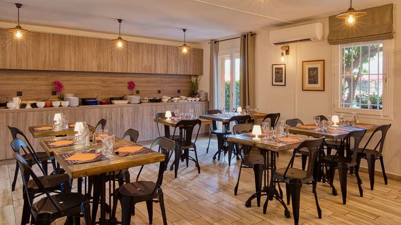 <b>Best Western Hotel Le Vauban Restaurant</b>. Images powered by <a href="https://iceportal.shijigroup.com/" title="IcePortal" target="_blank">IcePortal</a>.