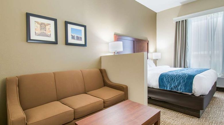<b>Comfort Inn & Stes Harrisburg Hershey W Suite</b>. Images powered by <a href="https://iceportal.shijigroup.com/" title="IcePortal" target="_blank">IcePortal</a>.