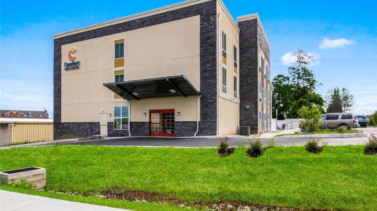 Comfort Inn & Stes Harrisburg Hershey W Exterior