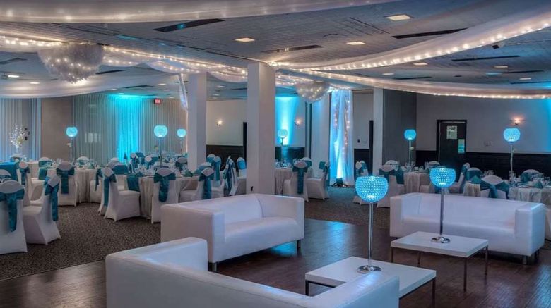 <b>Chateau Joliette Restaurant</b>. Images powered by <a href="https://iceportal.shijigroup.com/" title="IcePortal" target="_blank">IcePortal</a>.