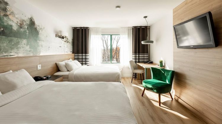 Chateau Joliette Room