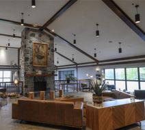 Auberge Duchesnay Lobby