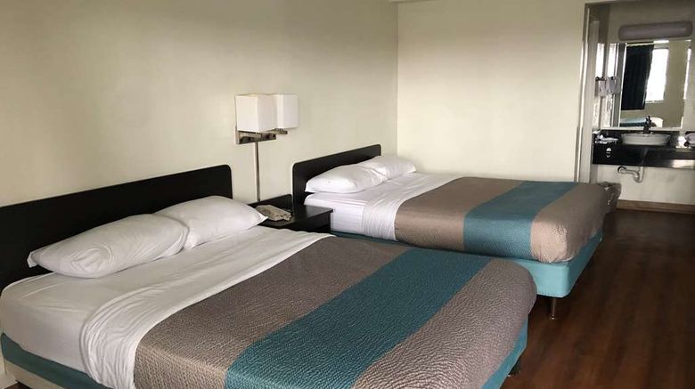 <b>Days Inn by Wyndham Indianapolis South Room</b>. Images powered by <a href="https://iceportal.shijigroup.com/" title="IcePortal" target="_blank">IcePortal</a>.
