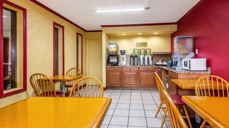 <b>Econo Lodge Charlotte Airport Area Restaurant</b>. Images powered by <a href="https://iceportal.shijigroup.com/" title="IcePortal" target="_blank">IcePortal</a>.