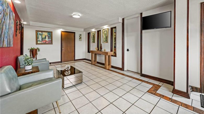 <b>Econo Lodge Charlotte Airport Area Lobby</b>. Images powered by <a href="https://iceportal.shijigroup.com/" title="IcePortal" target="_blank">IcePortal</a>.