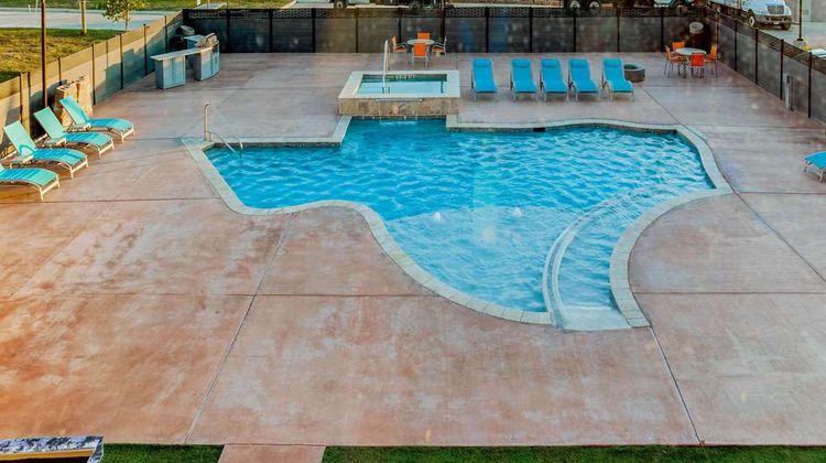La Quinta Inn & Stes San Antonio-Alamo Pool