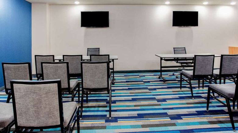 <b>La Quinta Inn & Stes San Antonio-Alamo Meeting</b>. Images powered by <a href="https://iceportal.shijigroup.com/" title="IcePortal" target="_blank">IcePortal</a>.