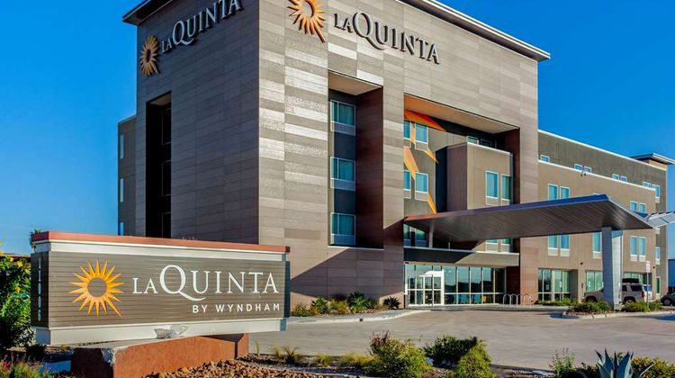 La Quinta Inn & Stes San Antonio-Alamo Exterior
