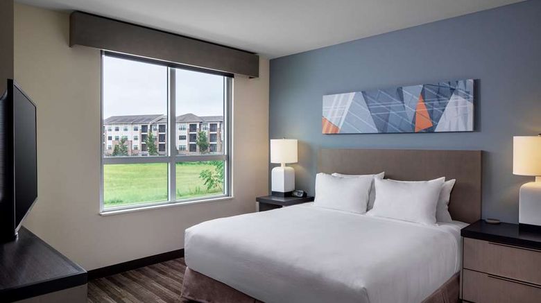 <b>Hyatt House Mount Pleasant Midtown Room</b>. Images powered by <a href="https://iceportal.shijigroup.com/" title="IcePortal" target="_blank">IcePortal</a>.