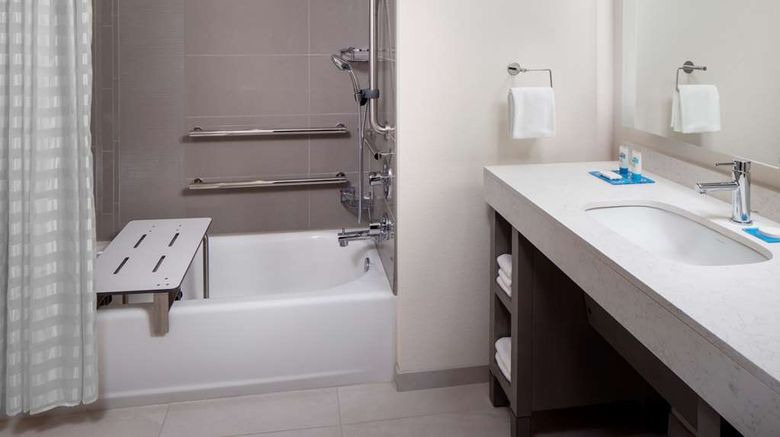 <b>Hyatt House Mount Pleasant Midtown Room</b>. Images powered by <a href="https://iceportal.shijigroup.com/" title="IcePortal" target="_blank">IcePortal</a>.