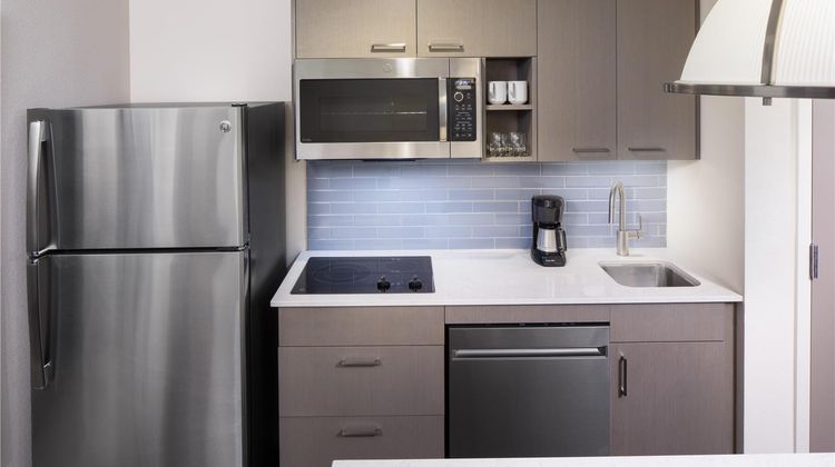 Hyatt House Mount Pleasant Midtown Suite