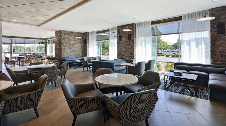<b>Hyatt Place Fresno Restaurant</b>. Images powered by <a href="https://iceportal.shijigroup.com/" title="IcePortal" target="_blank">IcePortal</a>.
