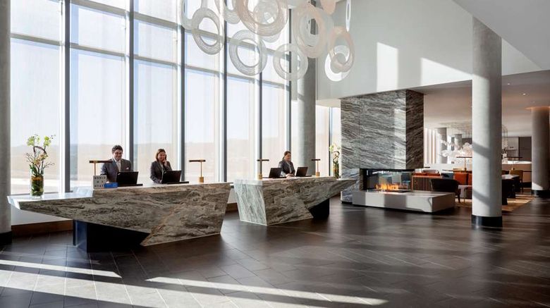 <b>Grand Hyatt at SFO Lobby</b>. Images powered by <a href="https://iceportal.shijigroup.com/" title="IcePortal" target="_blank">IcePortal</a>.