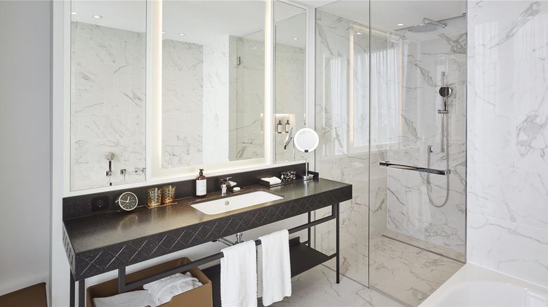 <b>Hyatt Regency Vienna Room</b>. Images powered by <a href="https://iceportal.shijigroup.com/" title="IcePortal" target="_blank">IcePortal</a>.