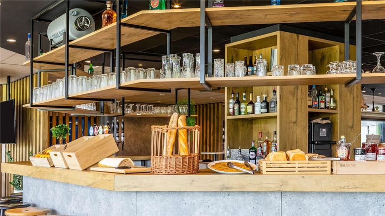 <b>Ibis Gonesse Le Bourget Restaurant</b>. Images powered by <a href="https://iceportal.shijigroup.com/" title="IcePortal" target="_blank">IcePortal</a>.