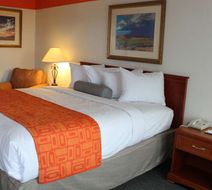 Howard Johnson by Wyndham Gallup Room
