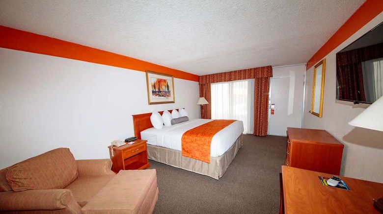 <b>Howard Johnson by Wyndham Gallup Room</b>. Images powered by <a href="https://iceportal.shijigroup.com/" title="IcePortal" target="_blank">IcePortal</a>.