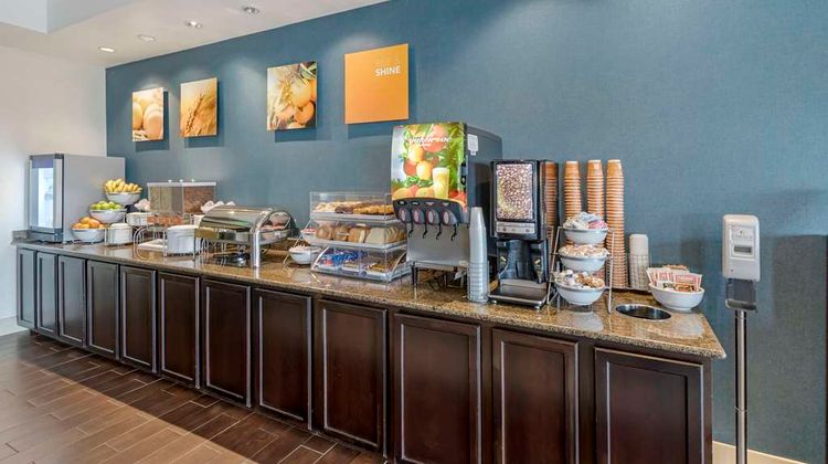 Comfort Inn & Suites Denver Northeast Restaurant
