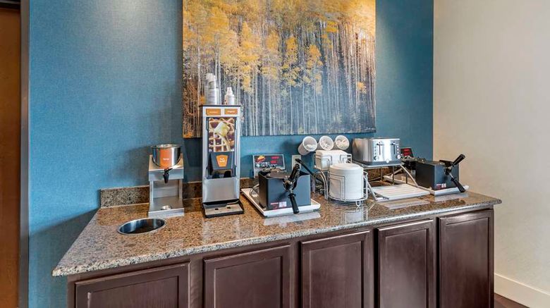<b>Comfort Inn & Suites Denver Northeast Restaurant</b>. Images powered by <a href="https://iceportal.shijigroup.com/" title="IcePortal" target="_blank">IcePortal</a>.