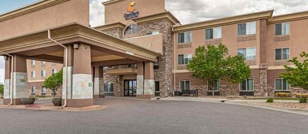 Comfort Inn & Suites Denver Northeast Exterior